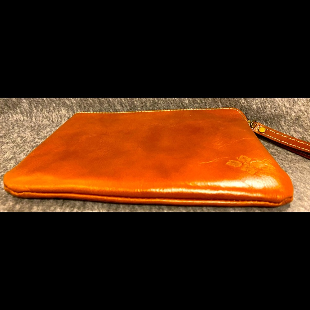 Patricia Nash Leather Clutch/Wrislet/Wallet. NWT - Picture 4 of 5